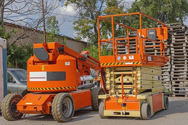 forklift lifting materials in a shipping warehouse in Lanark IL